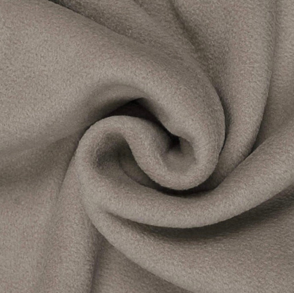 Coperta in Pile; colori neutri